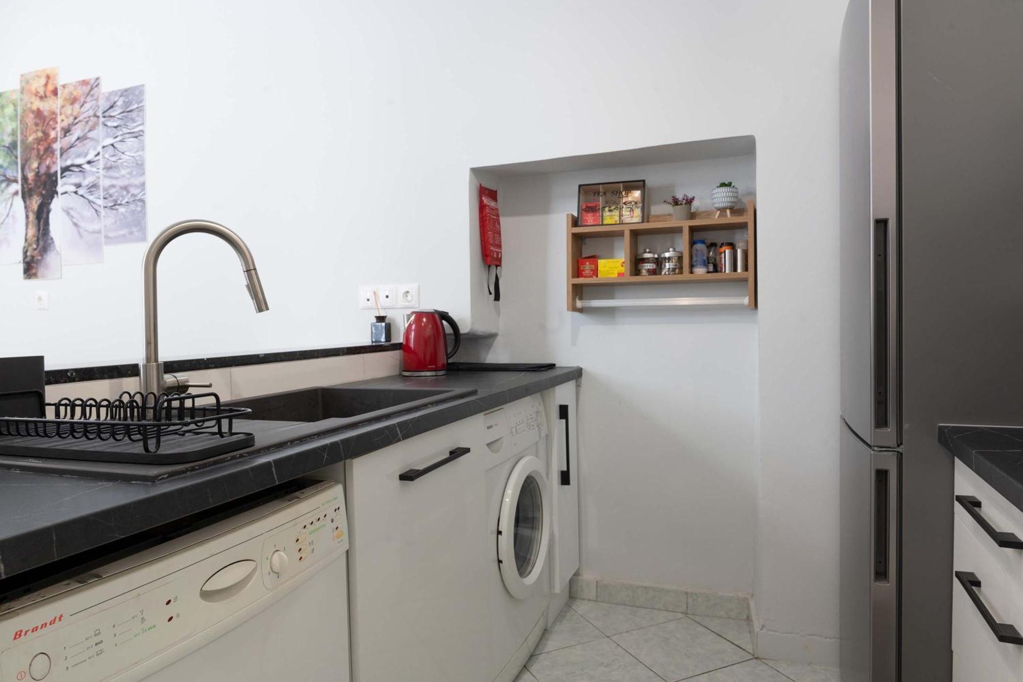 Private Spacious Apartment Афины Экстерьер фото